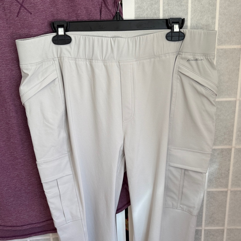 Eddie Bauer Incline Crop Pants Size 16 - Picture 3 of 10